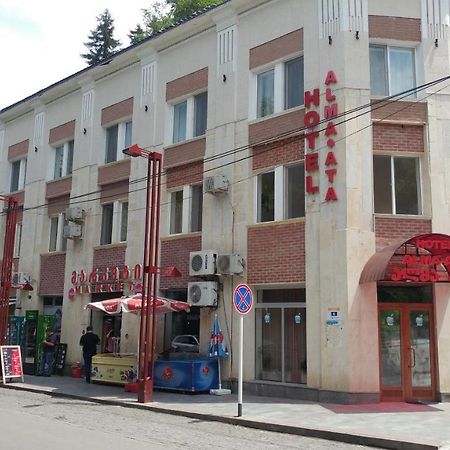 Alma-Ata Hotel Borjomi Eksteriør bilde