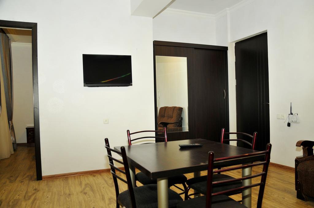 Alma-Ata Hotel Borjomi Rom bilde