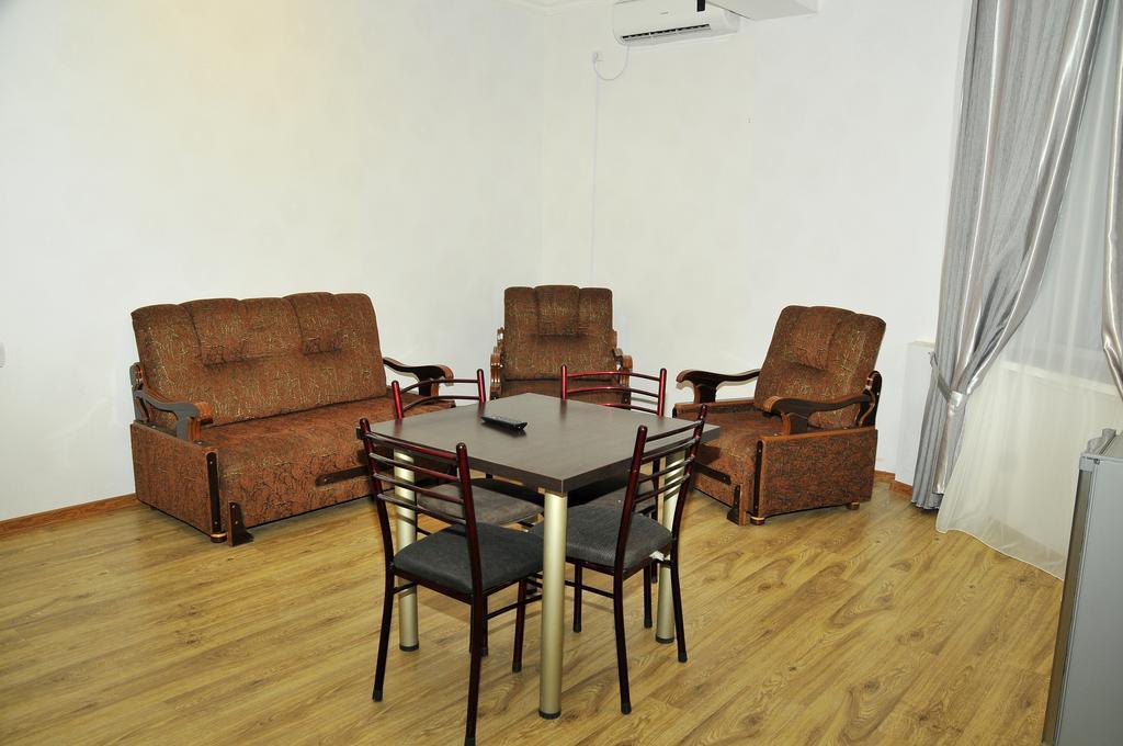 Alma-Ata Hotel Borjomi Rom bilde