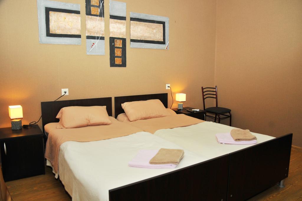 Alma-Ata Hotel Borjomi Rom bilde